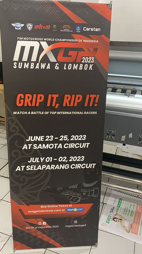 X BANNER (22) X BANNER (22)